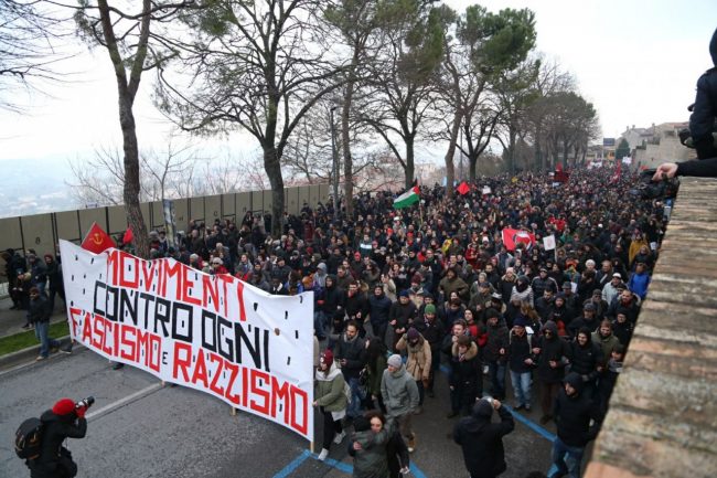 Corteo-antifascista-manifestazione-2-650x433