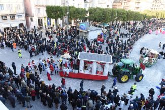 carnevale-2018-in-piazza-carri-civitanova-FDM-32-325x217