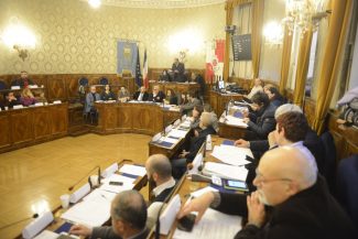 consiglio-2-325x217