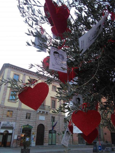 lamore-è-love-is-tolentino-commercianti-4-488x650