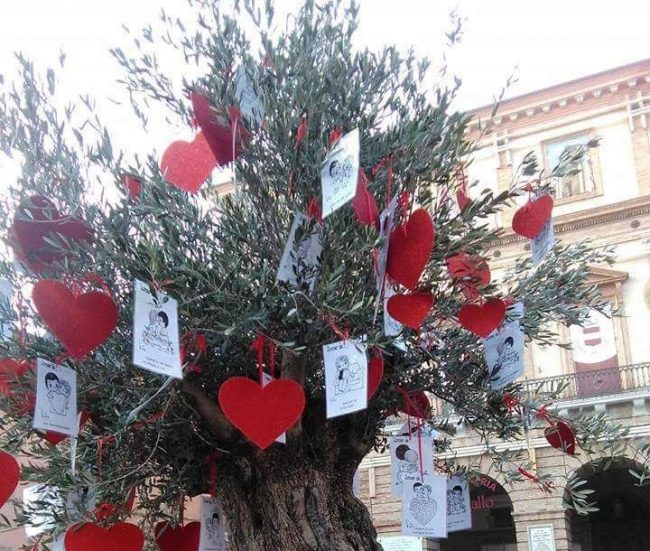 tolentino-lamore-è-love-is-commercianti-1-650x551