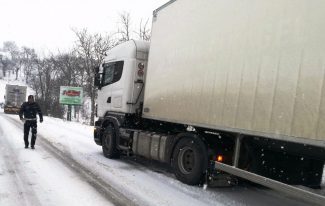 neve-san-severino-camion-3-325x206