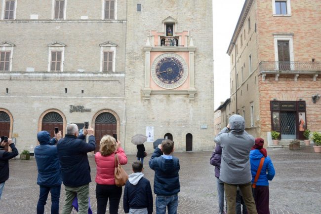 Pasqua2018_CentroStorico_Turisti_FF-8-650x434