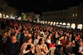 Roberto-Vecchioni-san-severino-16-325x217
