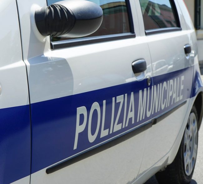 polizia-locale-vigili-urbani-civitanova-arkiv-archivio-FDM-e1690826274454-650x592