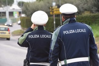 vigili-urbani-polizia-locale-archivio-arkiv-autovelox-telelaser-civitanova-FDM-3-325x217