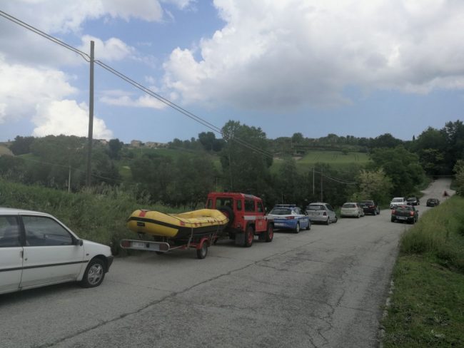 cadavere-laghetto