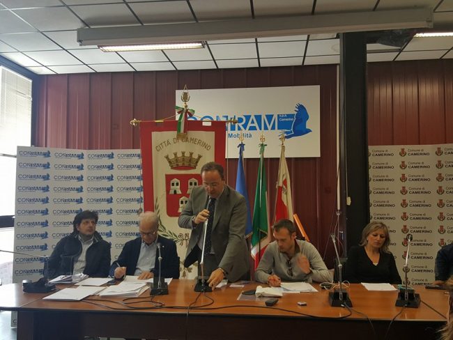 camerino-consiglio-1-650x488