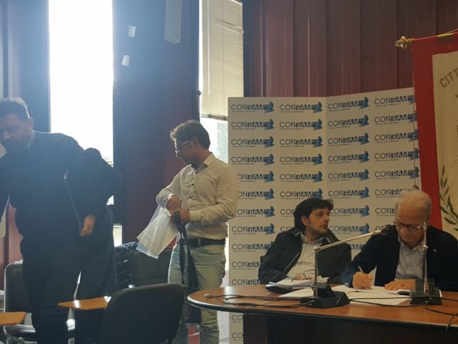 camerino-opposizione-lascia