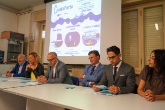 conferenza-presentazione-gustaporto-civitanova-FDM-1-325x217