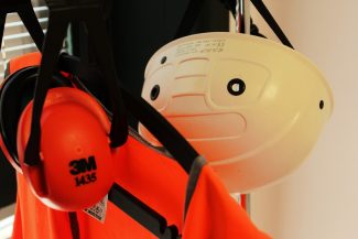 lavoro-sicurezza-2-Copia-325x217
