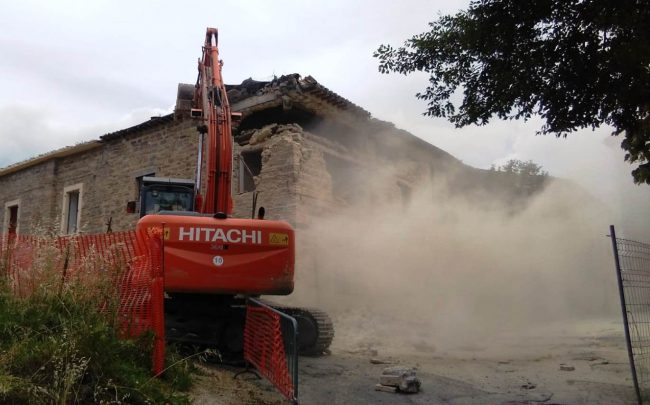 san-severino-demolizione-aggregato-località-cagnore-8-650x405