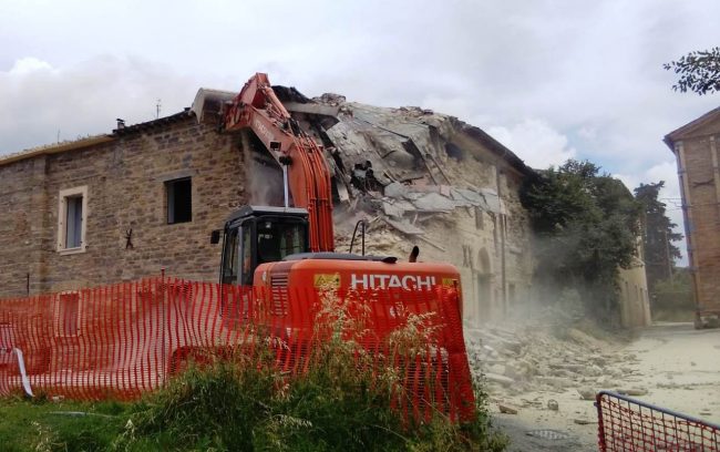 san-severino-demolizione-aggregato-località-cagnore-9-650x408