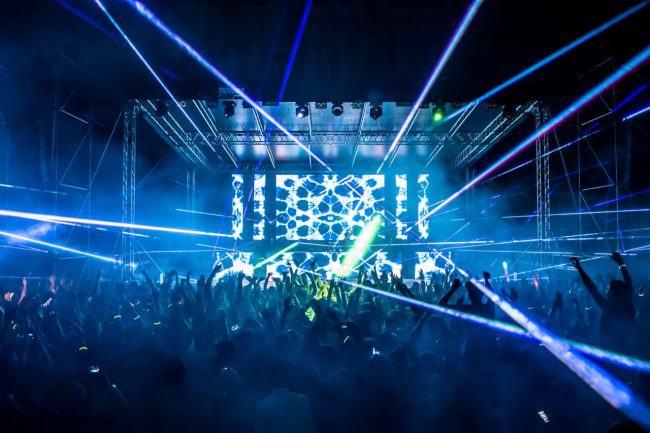 Electronic-music-festival-2-650x433