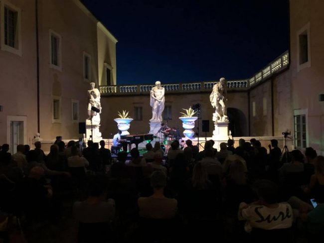 Ieri-sera-durante-il-concerto-di-Tommaso-Perazzo