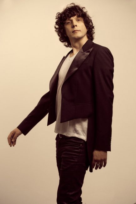 ermal-meta-2-434x650