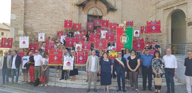 foto-di-gruppo-con-le-Associazioni-AVIS-intervenute-