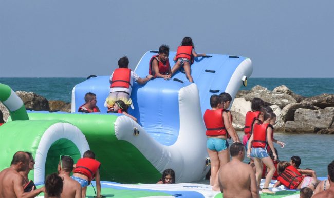 parco-acquatico-lungomare-nord-civitanova-FDM6-650x386