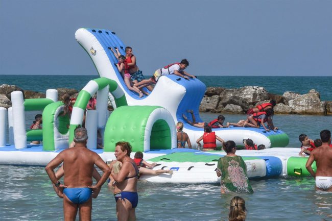 parco-acquatico-lungomare-nord-civitanova-FDM8-650x433