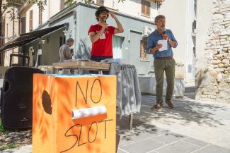 slot-mob-vintage-caffè-paolo-nanni-andrea-foglia-civitanova-FDM-1-325x217