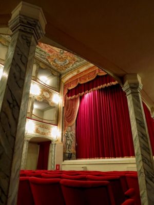 teatro-flora-penna-san-giovanni-2-300x400