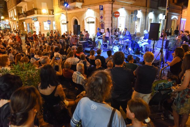 unestate-in-jazz-commercianti-centro-massimo-manzi-civitanova-FDM-6-650x434