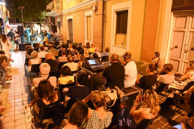 unestate-in-jazz-via-trento-civitanova-FDM-3-650x434