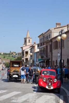 Sibillini-e-dintorni-ad-Appignano-nel-2015-267x400