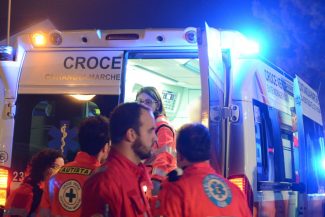 ambulanza-118-croce-verde-notte-archivio-arkiv-civitanova-FDM-3-325x217