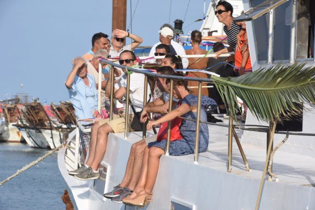 messa-e-processione-in-mare-san-marone-civitanova-FDM-13-650x434