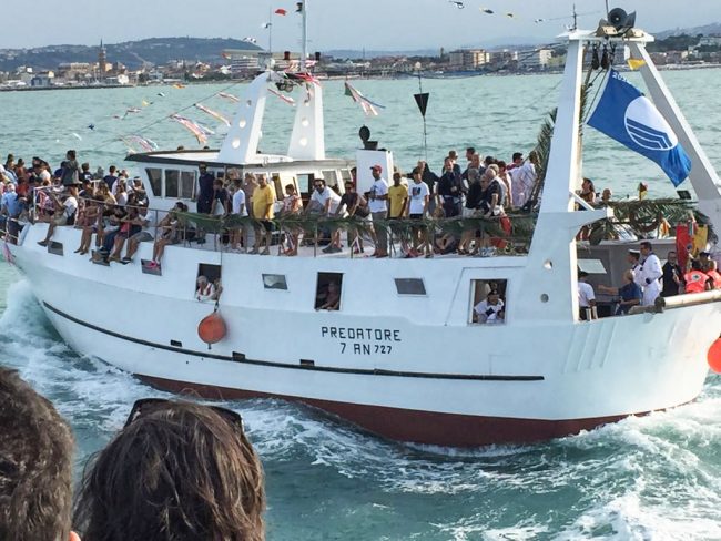 processione-in-mare-san-marone-civitanova-1-650x488