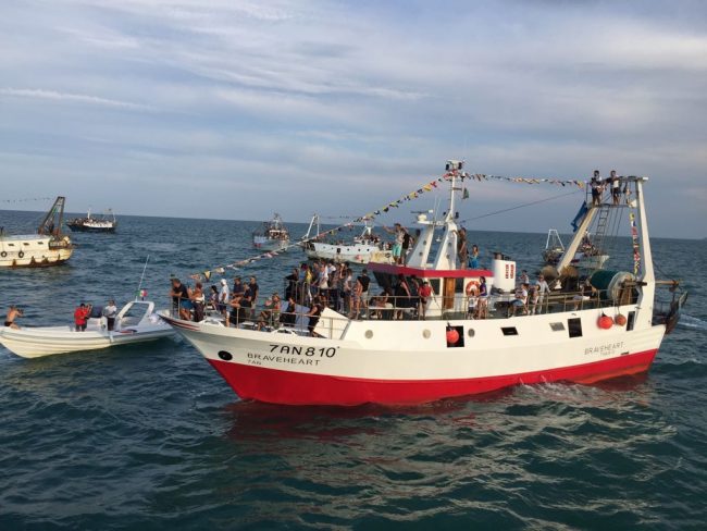 processione-in-mare-san-marone-civitanova-7-650x488