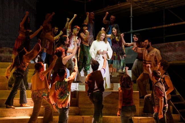 tec-jcs-rehearsal-270318_319-650x433