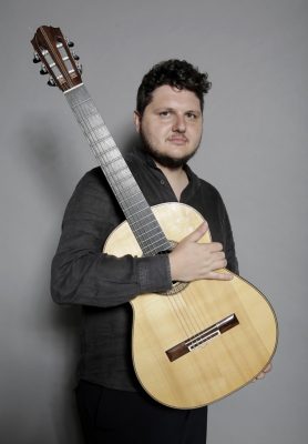 Eugenio-della-Chiara-verticale