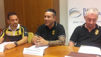 Presentazione-Banca-Macerata-rugby-3-325x183