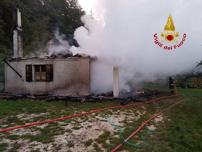 incendio-bolognola-3-650x488