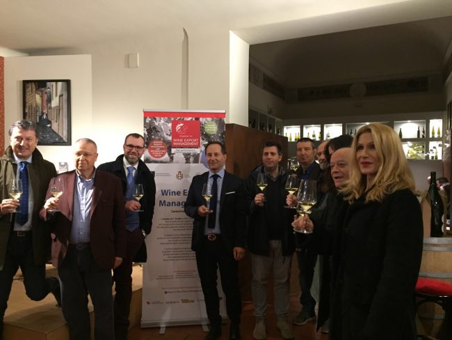 Il-brindisi-finale_Teatro-Piermarini