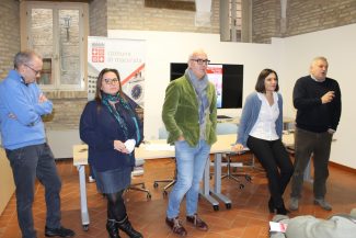 Sindaco-e-assessori-presentano-il-Natale-2018-325x217