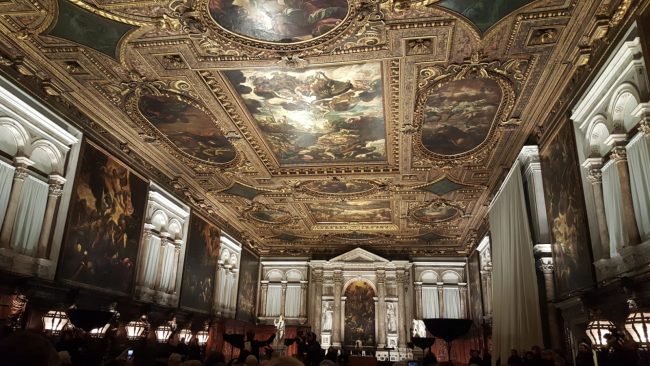 guzzini-Sala-Capitolare-Scuola-grande-di-San-Rocco-Venezia-tintoretto-dopo-intervento3-650x366
