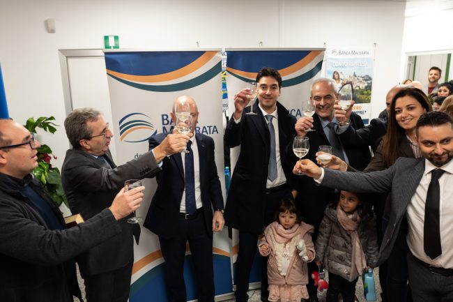 inaugurazione_banca_provincia_macerata-1-650x433