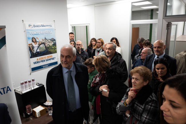 inaugurazione_banca_provincia_macerata-13-650x433