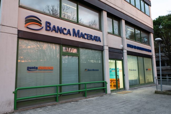 inaugurazione_banca_provincia_macerata-2-650x433