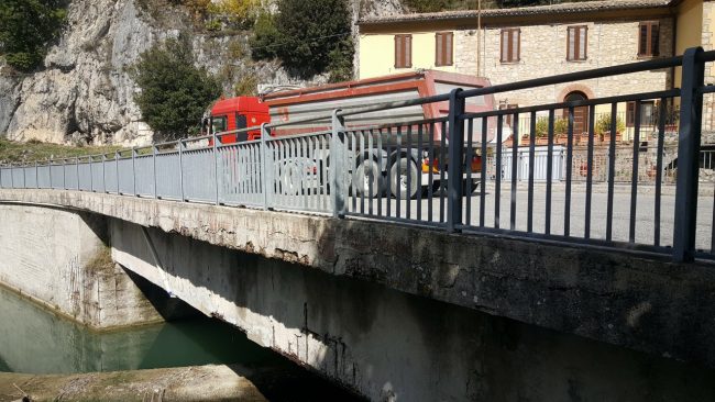 ponte-pioraco-provinciale-361-5-650x366