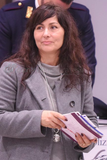 sportello-antiviolenza-polizia-avv-bianca-verrillo-cuore-adriatico-civitanova-FDM-3-433x650