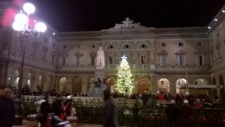 NatalePiazza2018-325x183