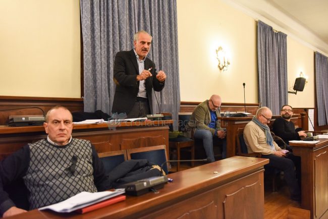 consiglio-comunale-dicembre-2918-silenzi-corvatta-civitanova-FDM-8-650x434