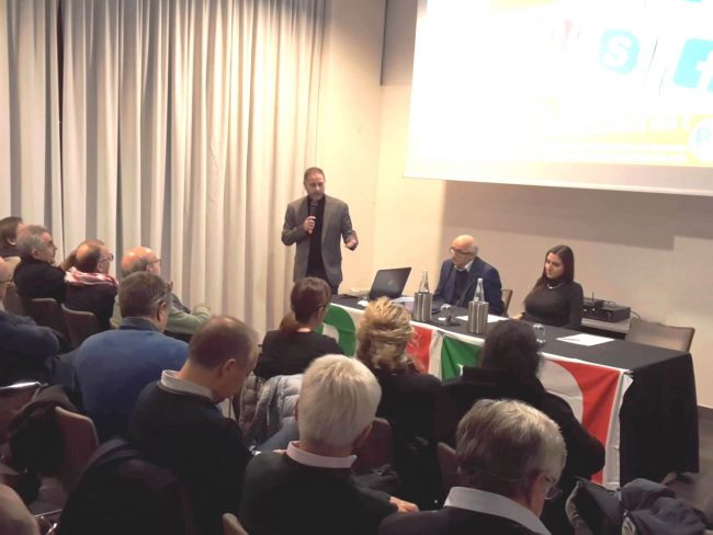 Anna-Ascani-a-Civitanova-2-650x488