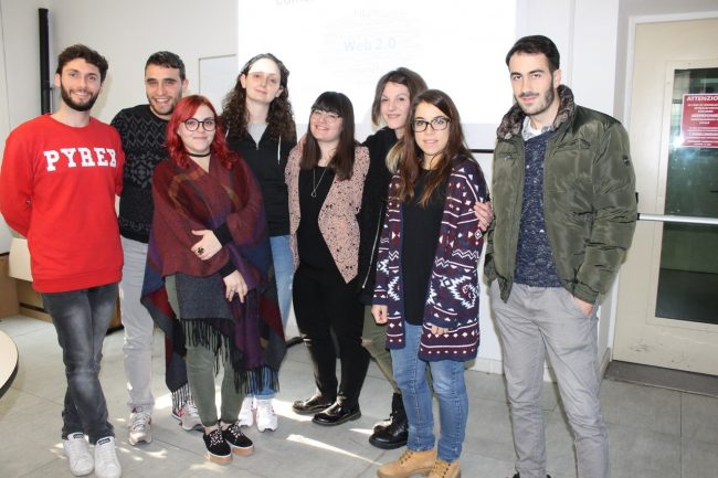 Giovani-Servizio-civile-incontro-formazione-web-2.0--650x433