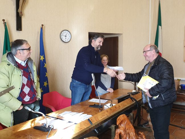 consegna-chiavi-appartamenti-erap-sarnano-1-650x488
