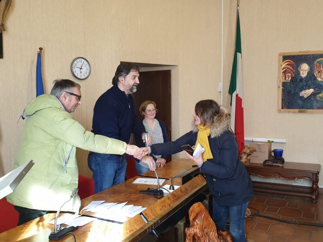 consegna-chiavi-appartamenti-erap-sarnano-15-650x488